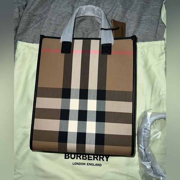 New BURBERRY Top Handle Bag - Picture 3 of 9